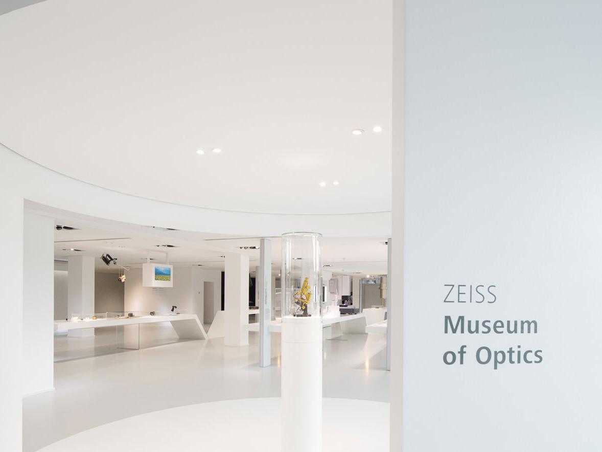 ZEISS-Forum-Entrance-Stich