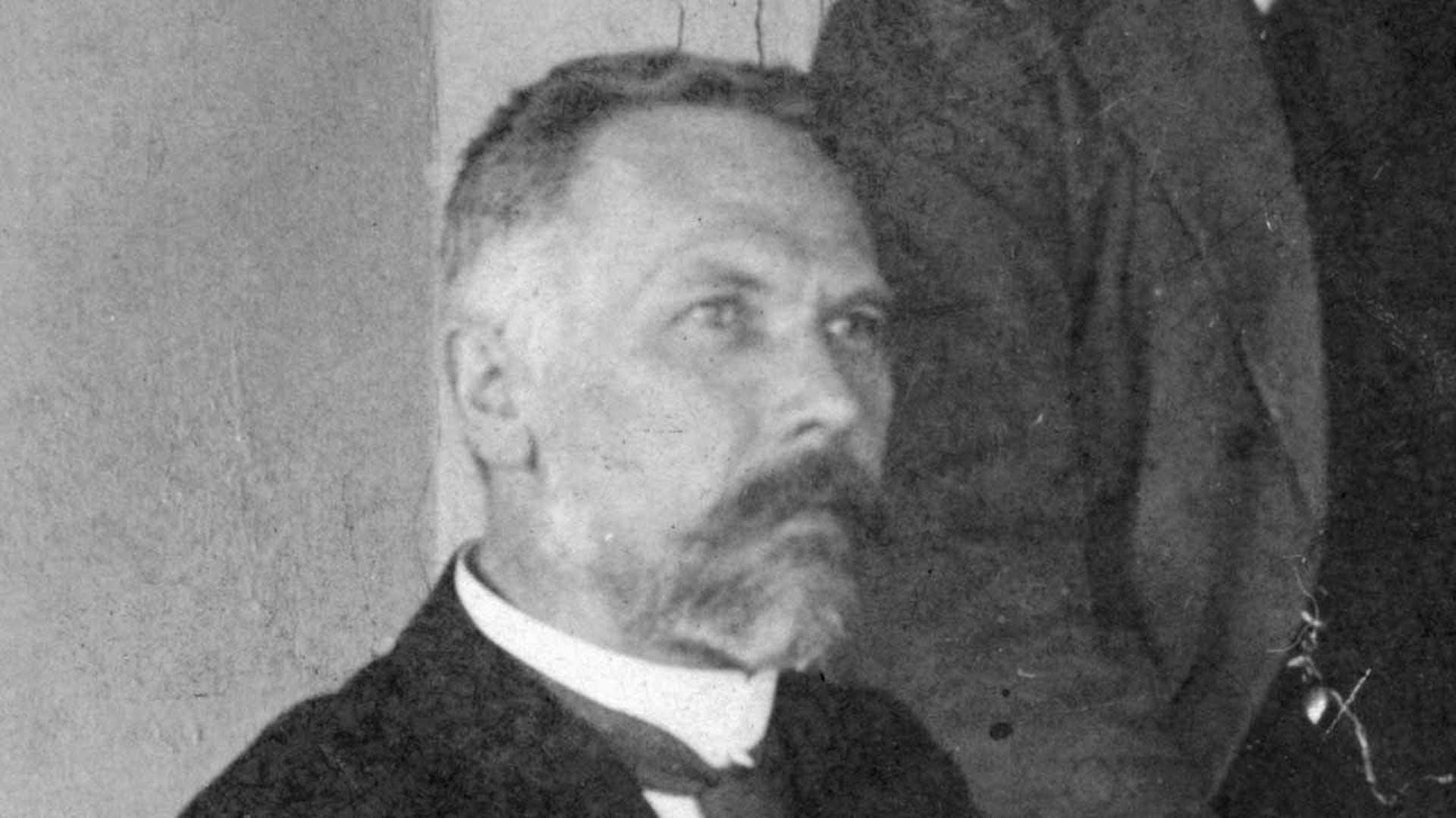 Emil Witte (1855–1931) helped Paul Rudolph calculate camera lenses.