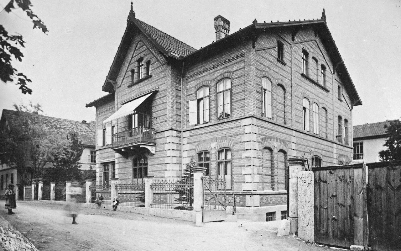 Residence of Carl Zeiss and the first factory building on what would later be the property of the main plant.