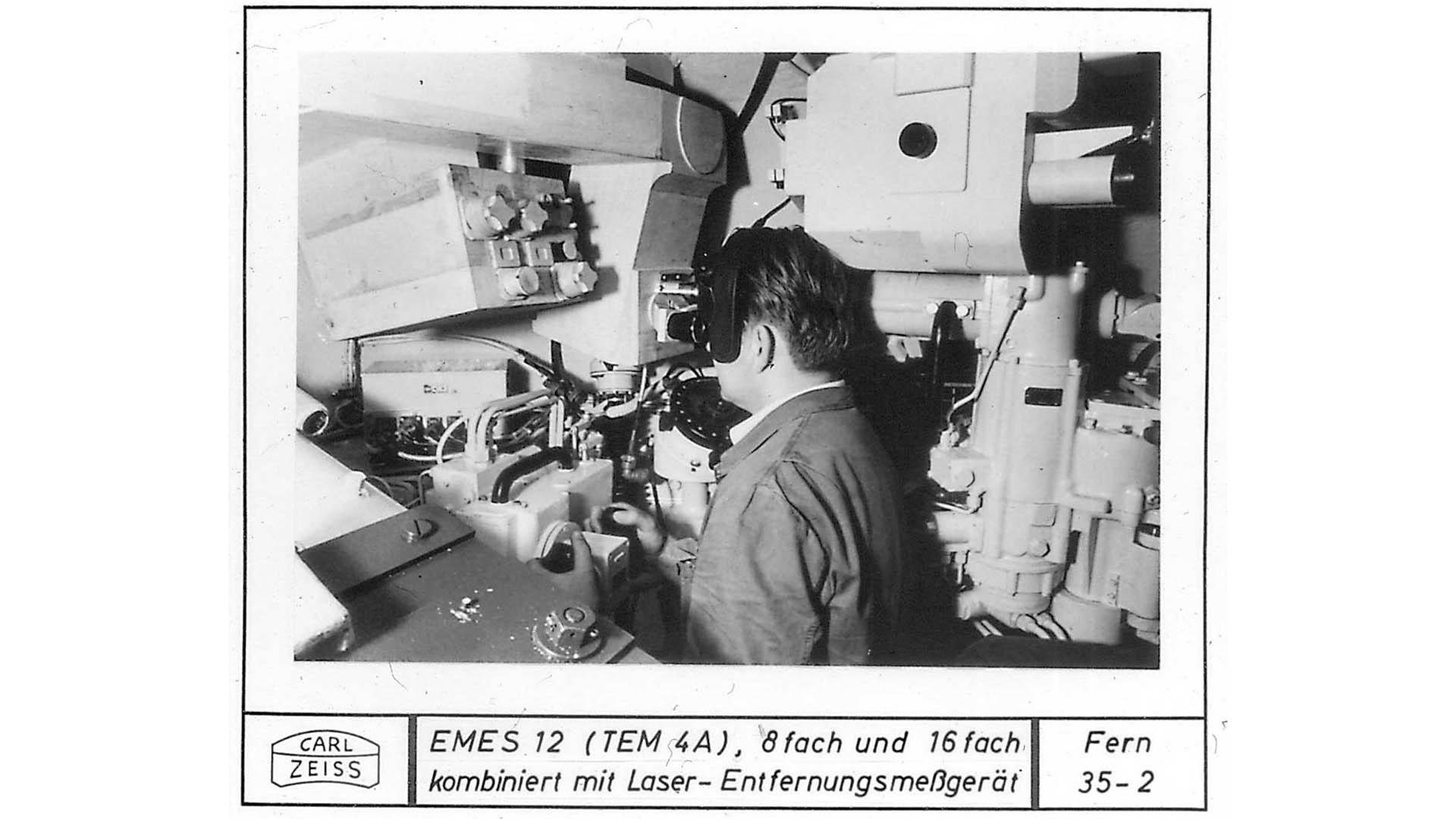 Laser rangefinder with ruby laser