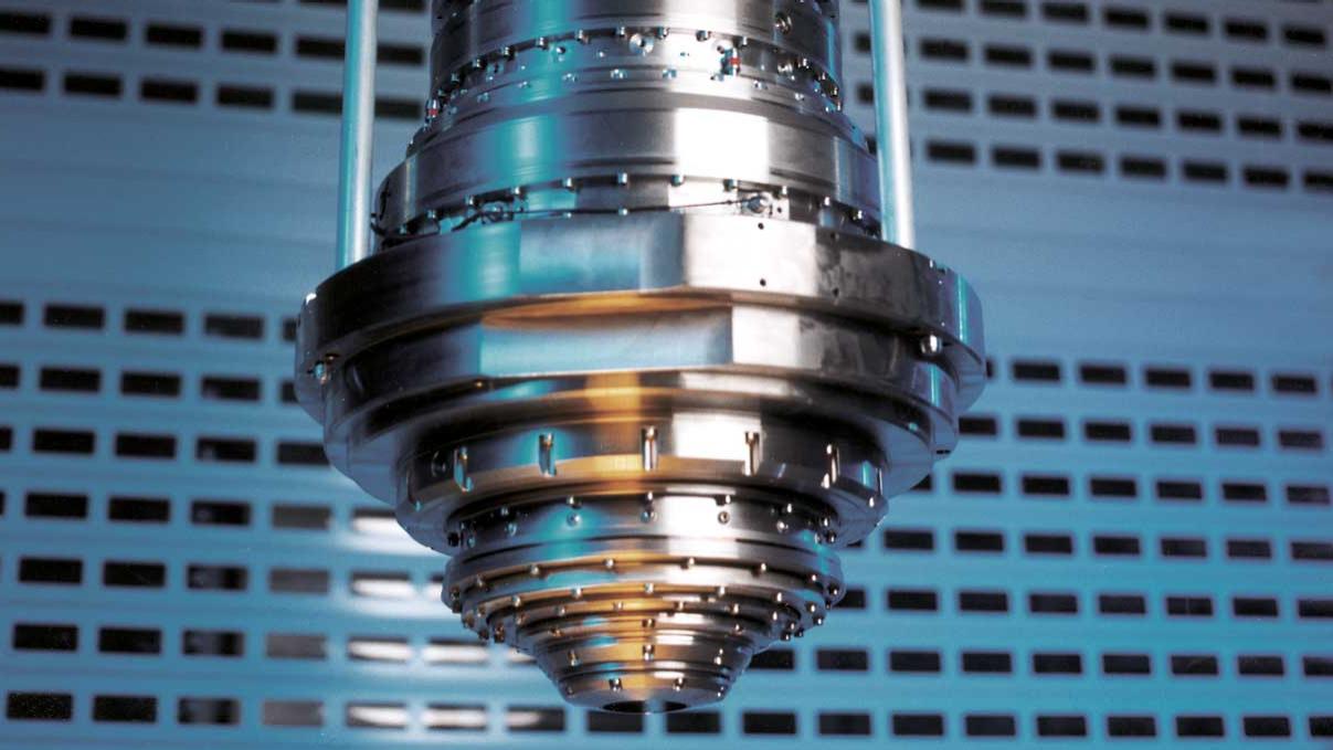 Immersion method on Starlith semiconductor objective lenses for the fabrication of microchips.