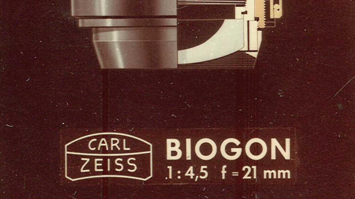Biogon® lens f/4.5 based on Ludwig Bertele's design
