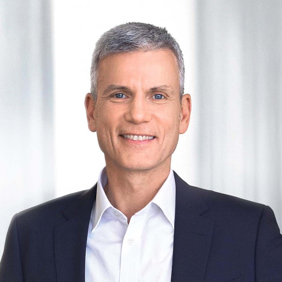 Profile picture of Andreas Pecher, President and CEO of the ZEISS Group