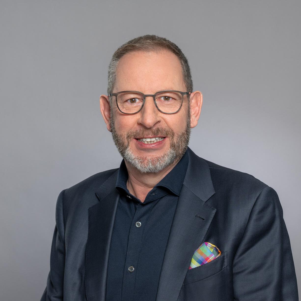 Dr. Stefan Kampmann