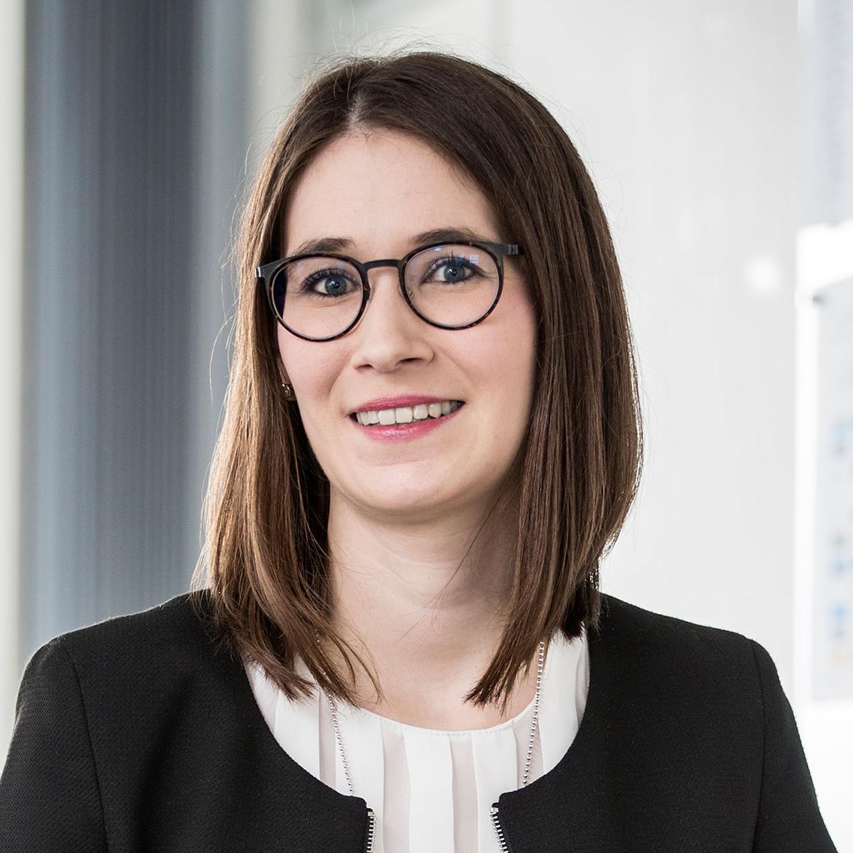 This portrait shows Stefanie Fanta