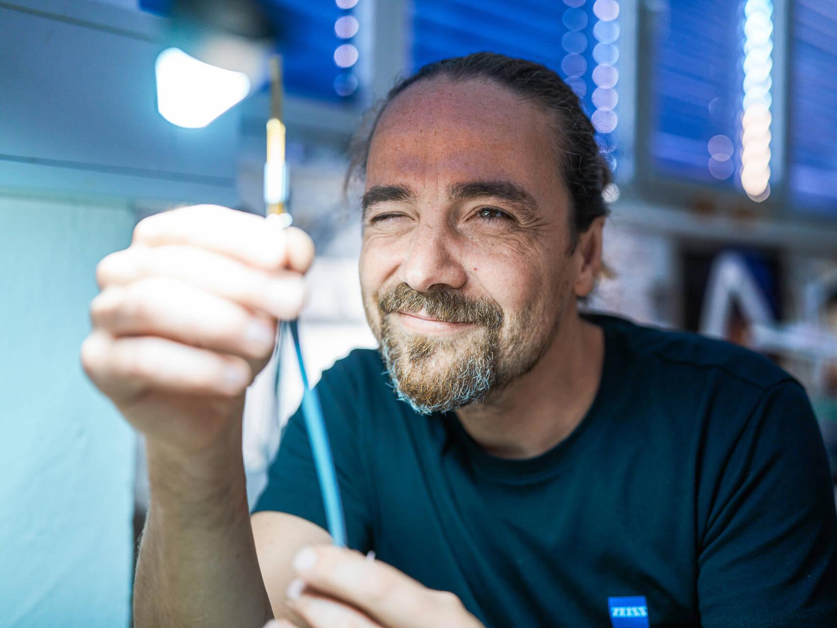 Franco Dittert at his workplace at ZEISS