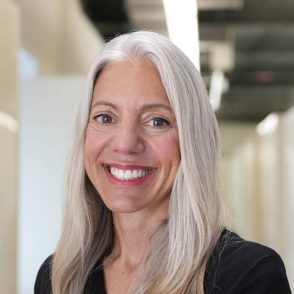 Portrait of Prof. Amanda Rodewald