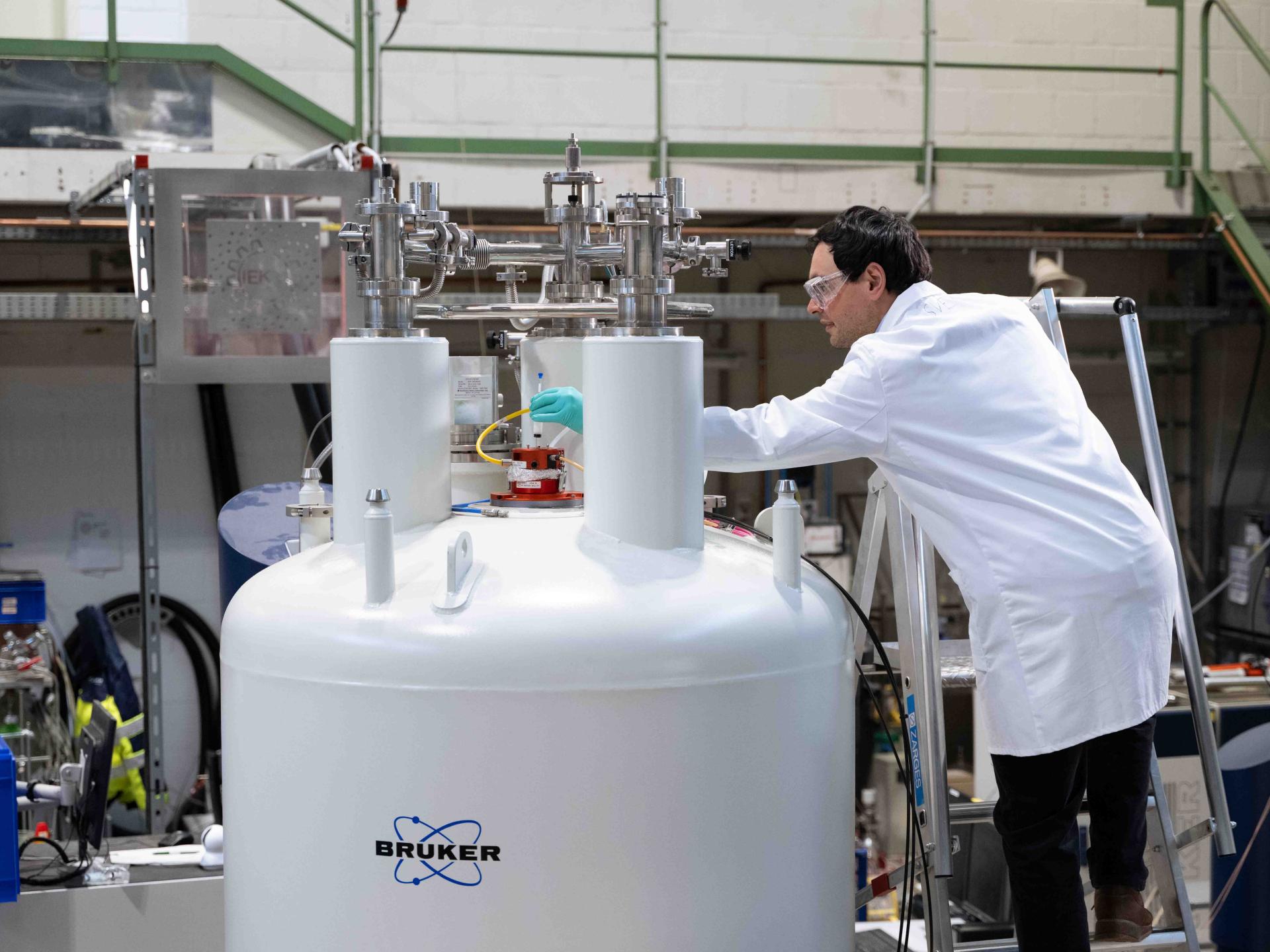 Using a sample in spectroscopy 