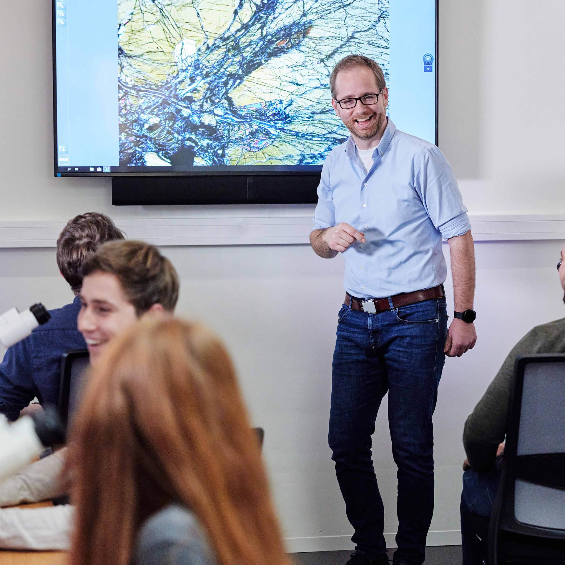 Dr. Oliver Plümper, earth scientist and associate professor at Utrecht University