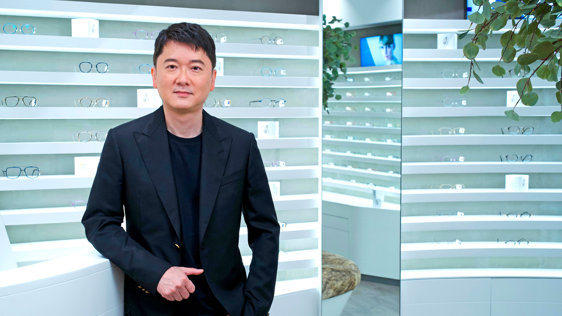 Jeffery Yau, Founder and CEO of PUYI OPTICAL