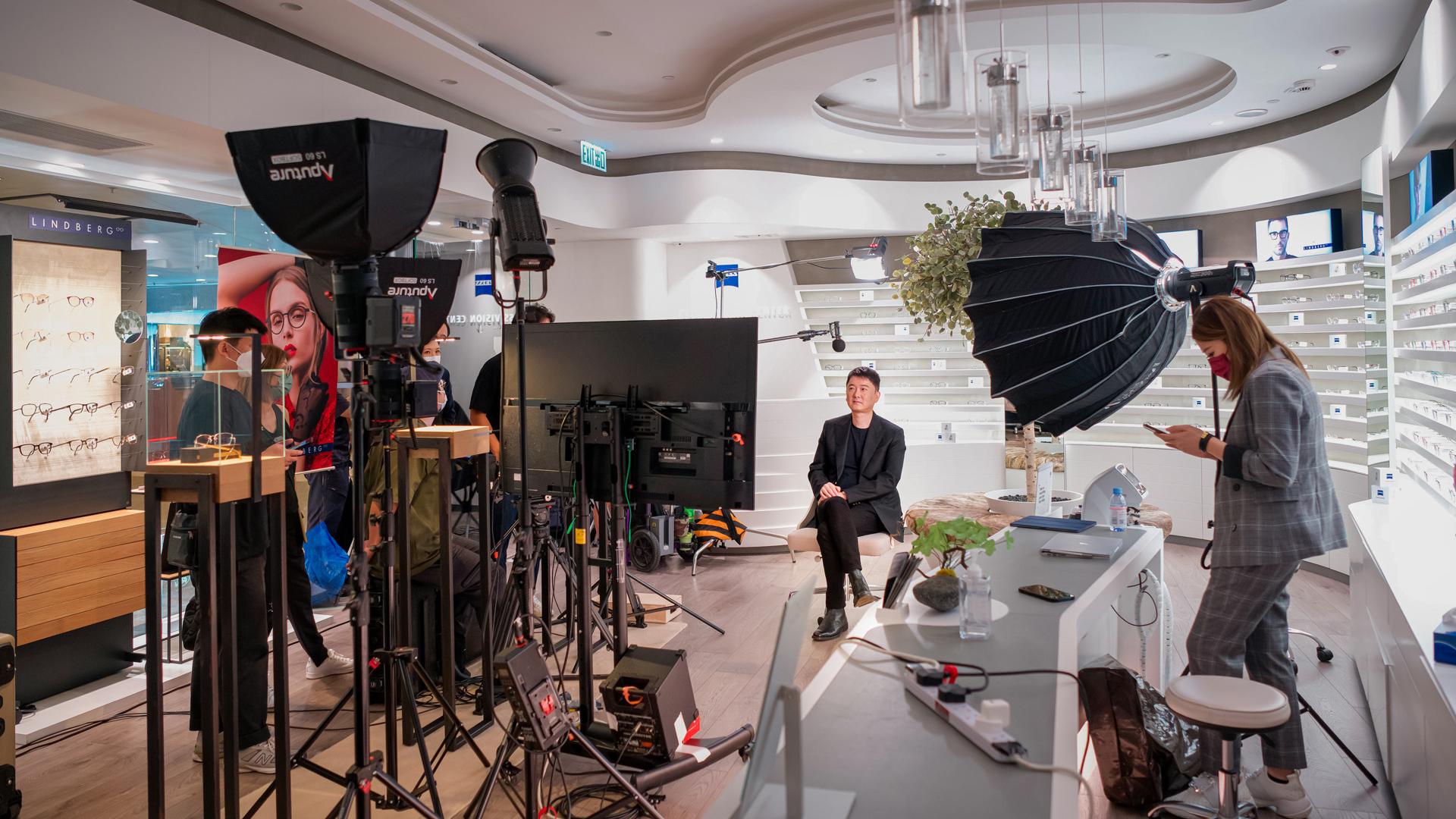 Making-Of Jeffery Yau, Founder and CEO of PUYI OPTICAL