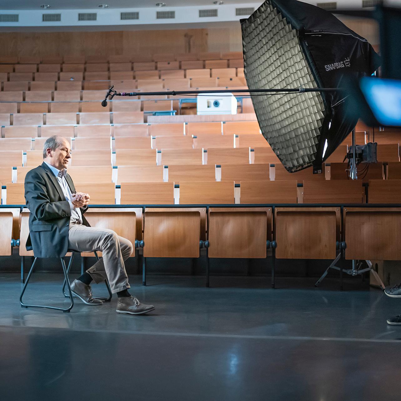 Making-Of Interview with Prof. Joachim Mayer, Materials Scientist at RWTH Aachen University.