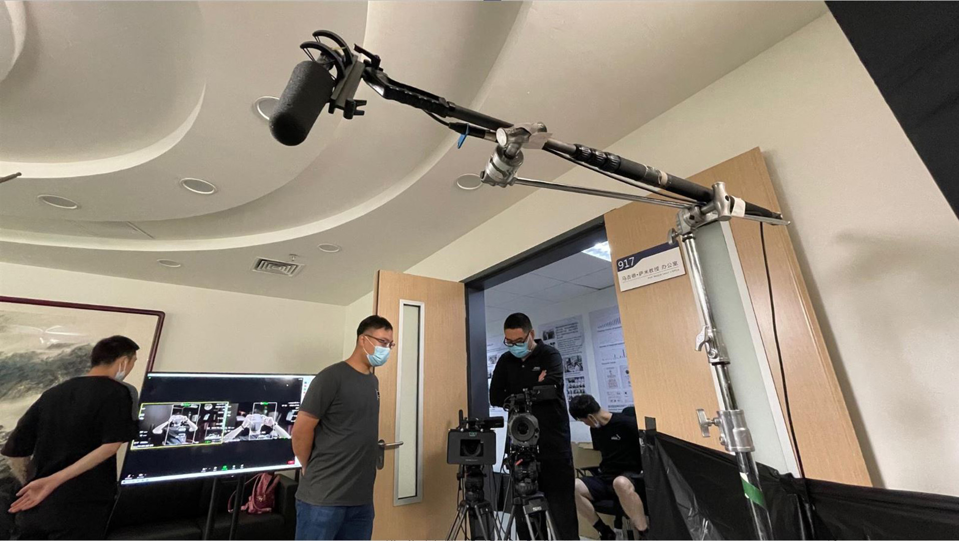 Making-Of Prof. Ling Feng, Neurosurgeon and Deputy Director of China INI in Beijing
