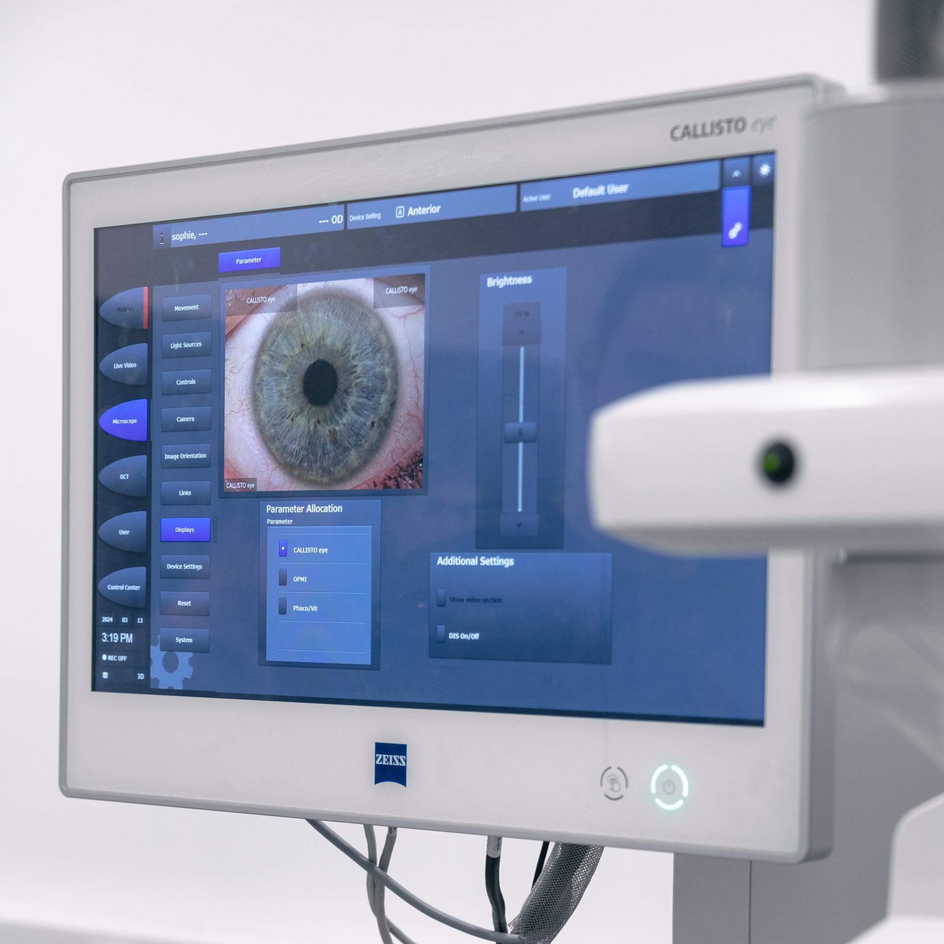Use of robotic solutions in microsurgery. 
