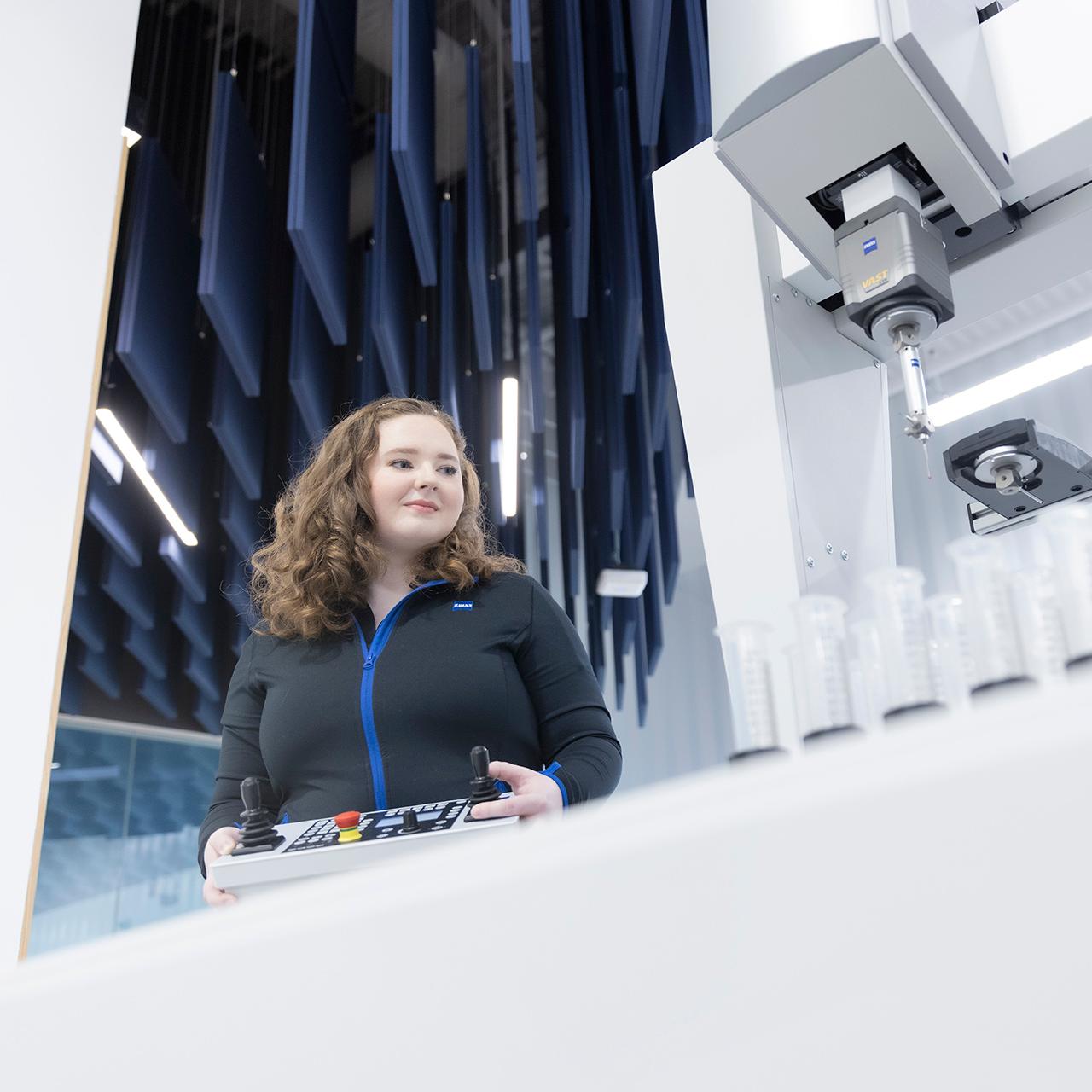 ZEISS engineer working in Engineering and Project Management