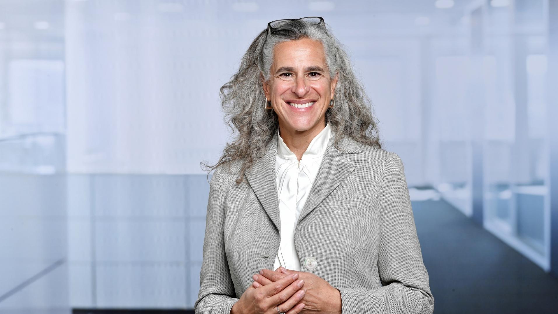 Portrait of Dr. Nancy Hecker-Denschlag
