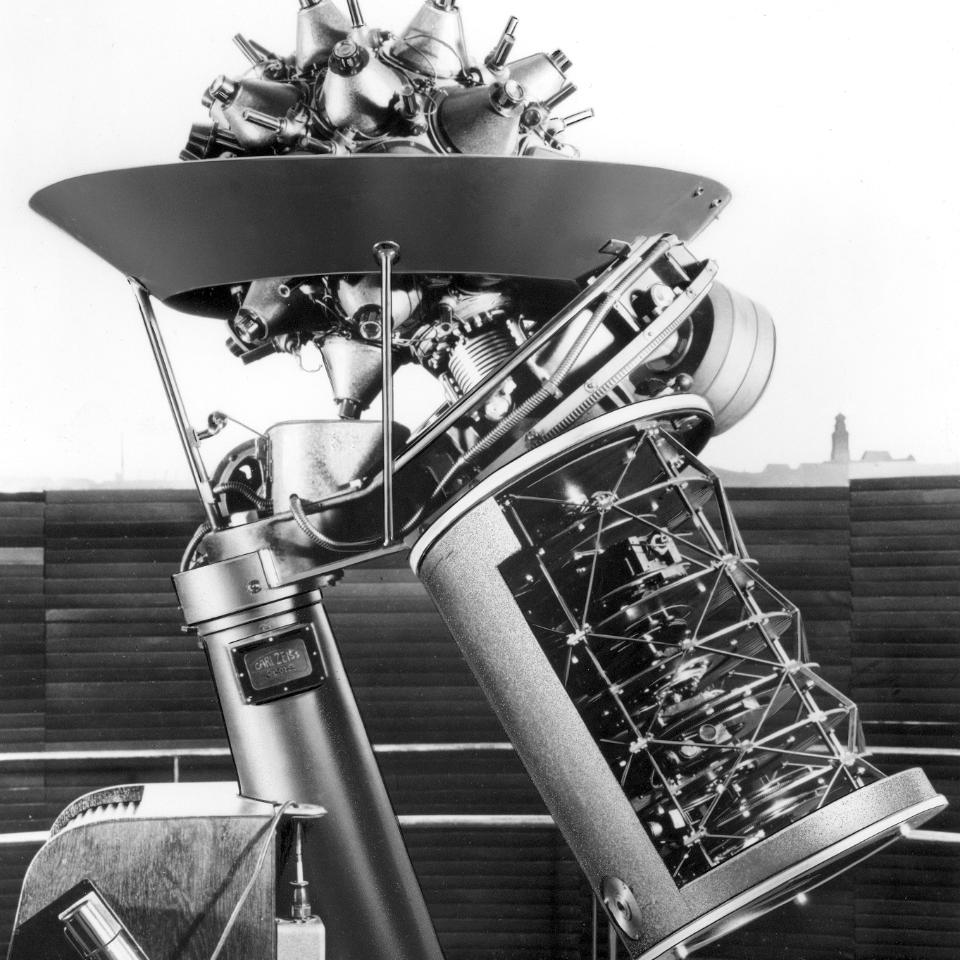 der erste Planetariumsprojektor