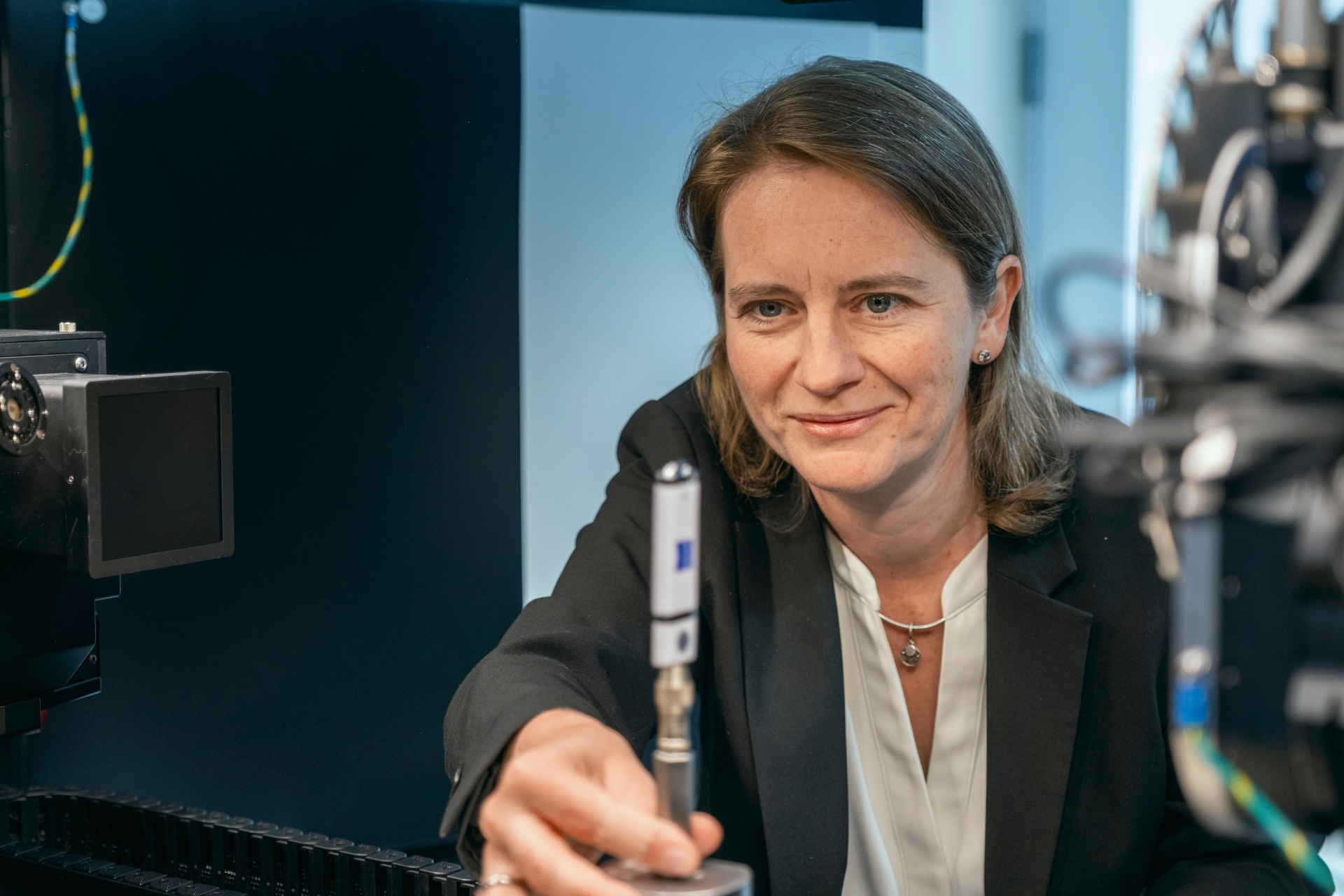 Katrin Schultheiß am Arbeitplatz