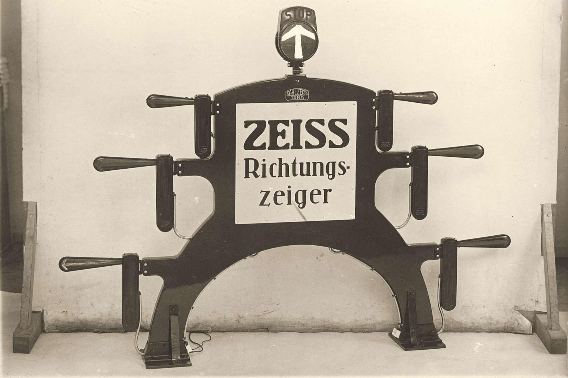 Der Zeiss Richtungszeiger.