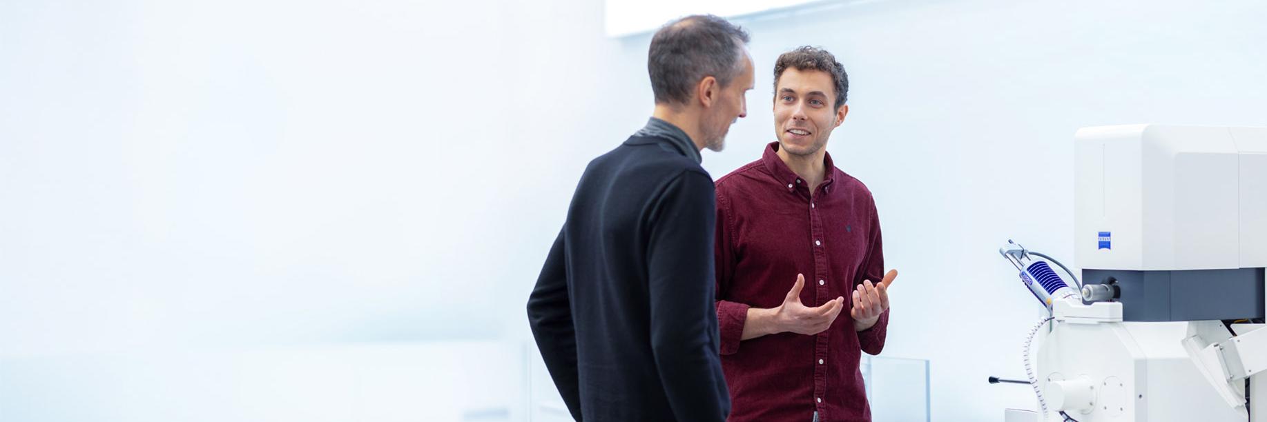 Sébastien at work in a ZEISS building.