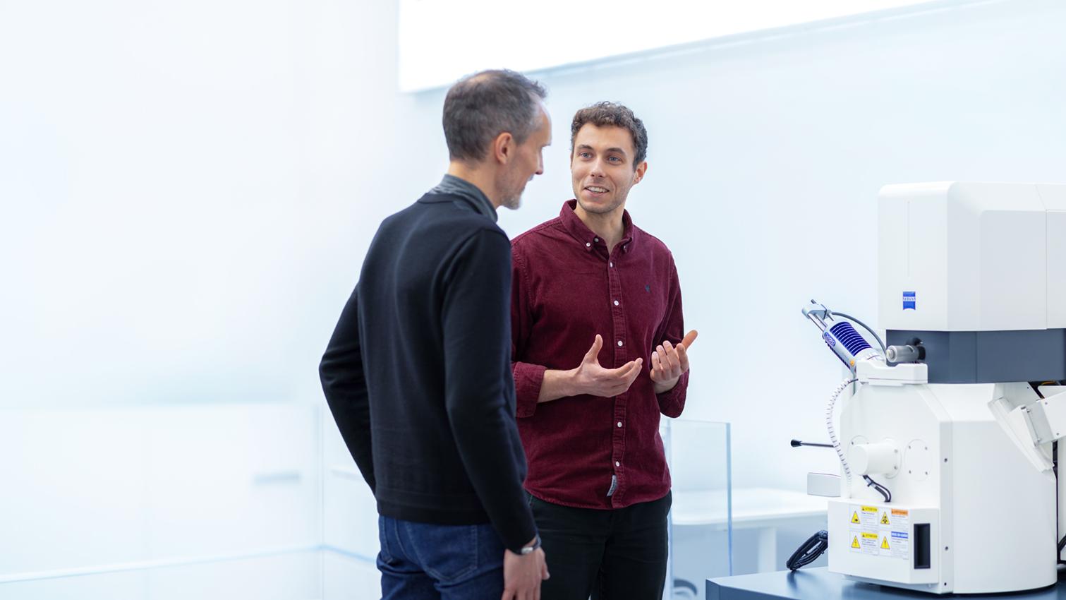 Sébastien at work in a ZEISS building.