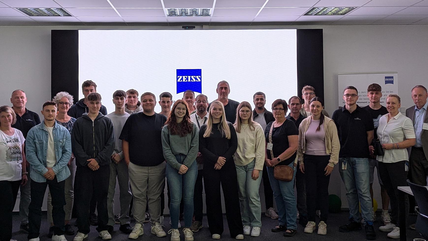 ZEISS Ausbildungsstandorte Wetzlar Gruppenbild