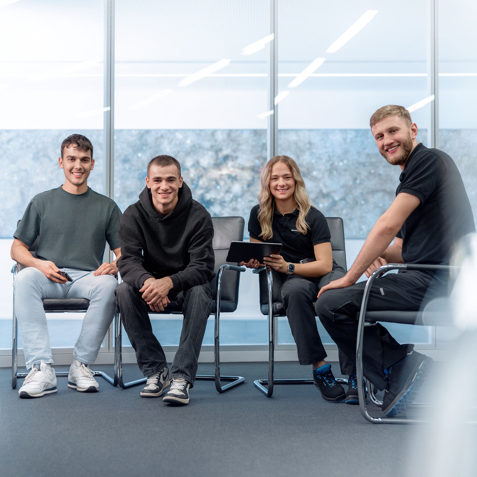 ZEISS Ausbildung Gruppenbild vier Studierender