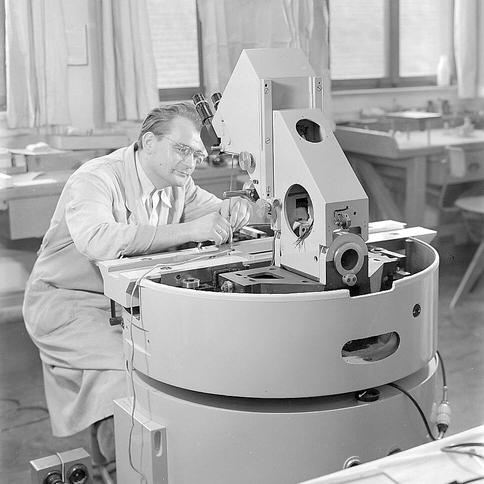 New ZEISS universal measuring microscope​