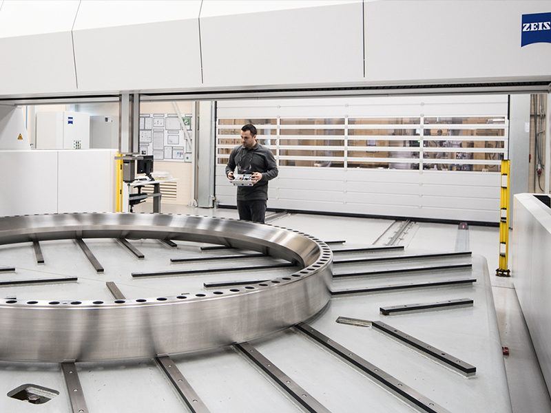 Large coordinate measuring machines