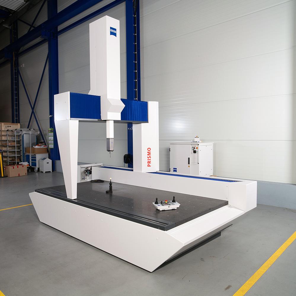 Once the process is complete, the ZEISS Originals coordinate measuring machine is handed over to its new owner.
