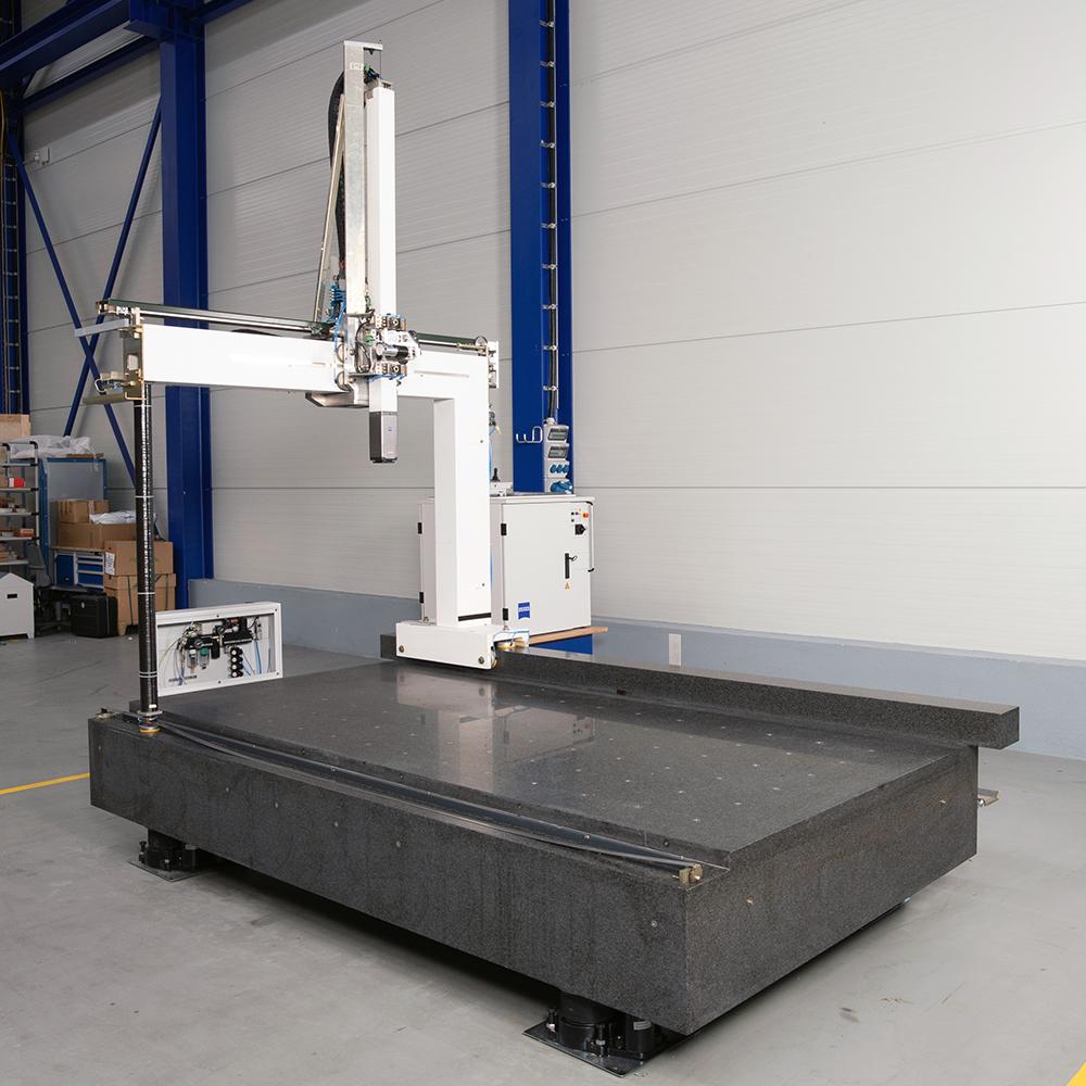 In the reconditioning phase, all parts of the coordinate measuring machine that showed defects or signs of wear during the inspection are replaced.