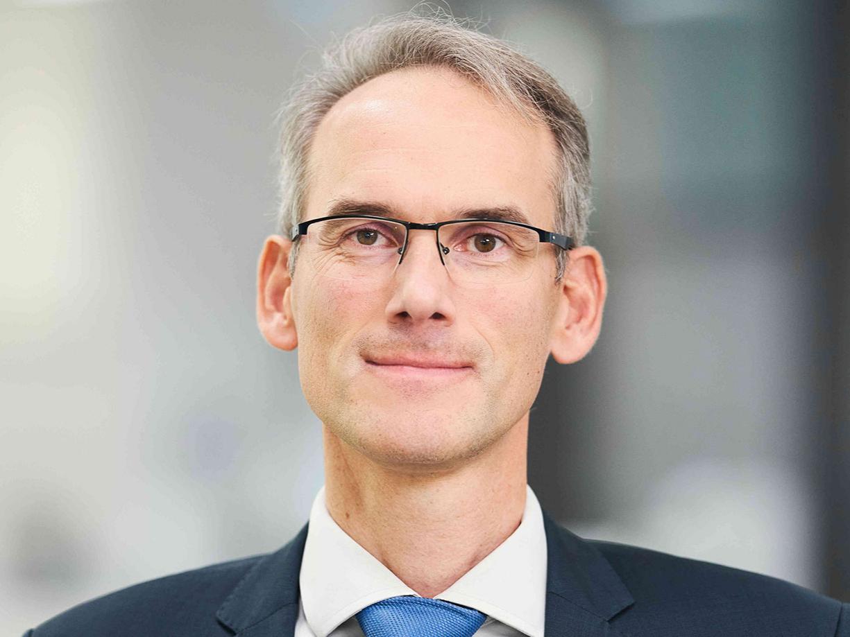 Dr. Markus Weber (CEO)