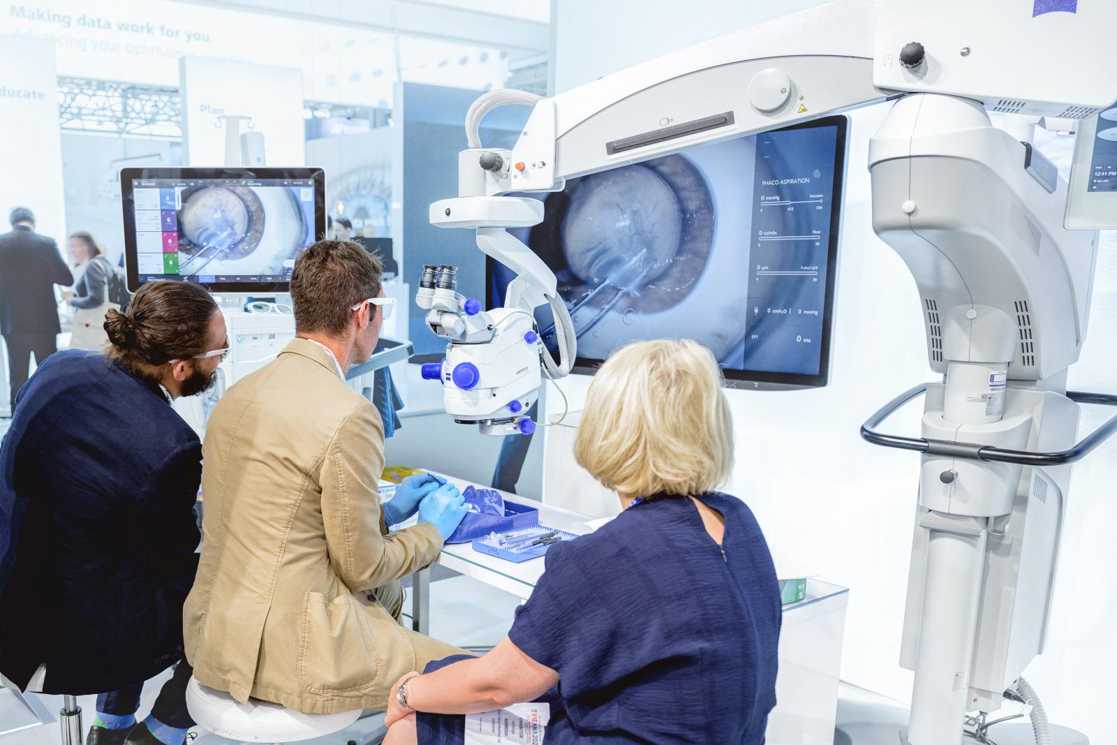 Hands-on demo sessions with QUATERA 700