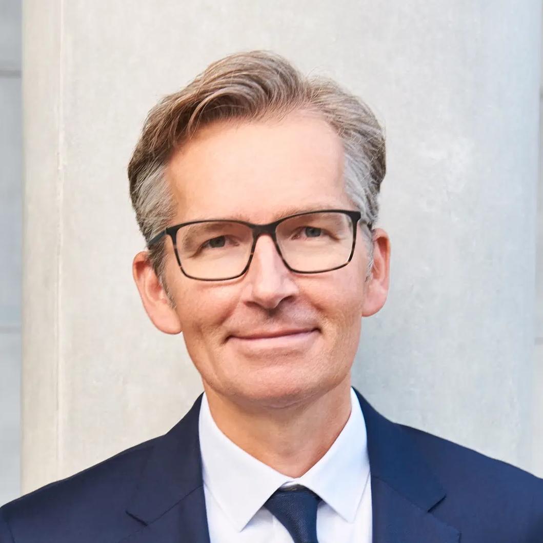 Portrait of Prof. Dr. Siegfried Priglinger