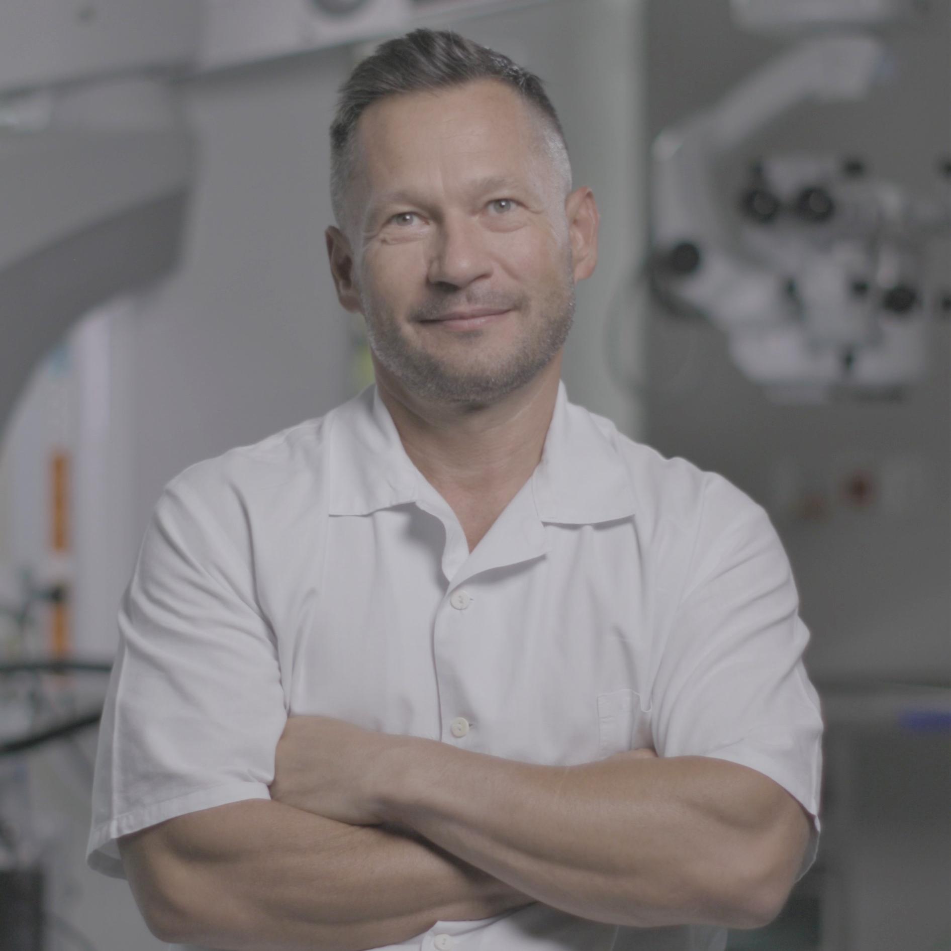 Dr. Peter Mojžiš
