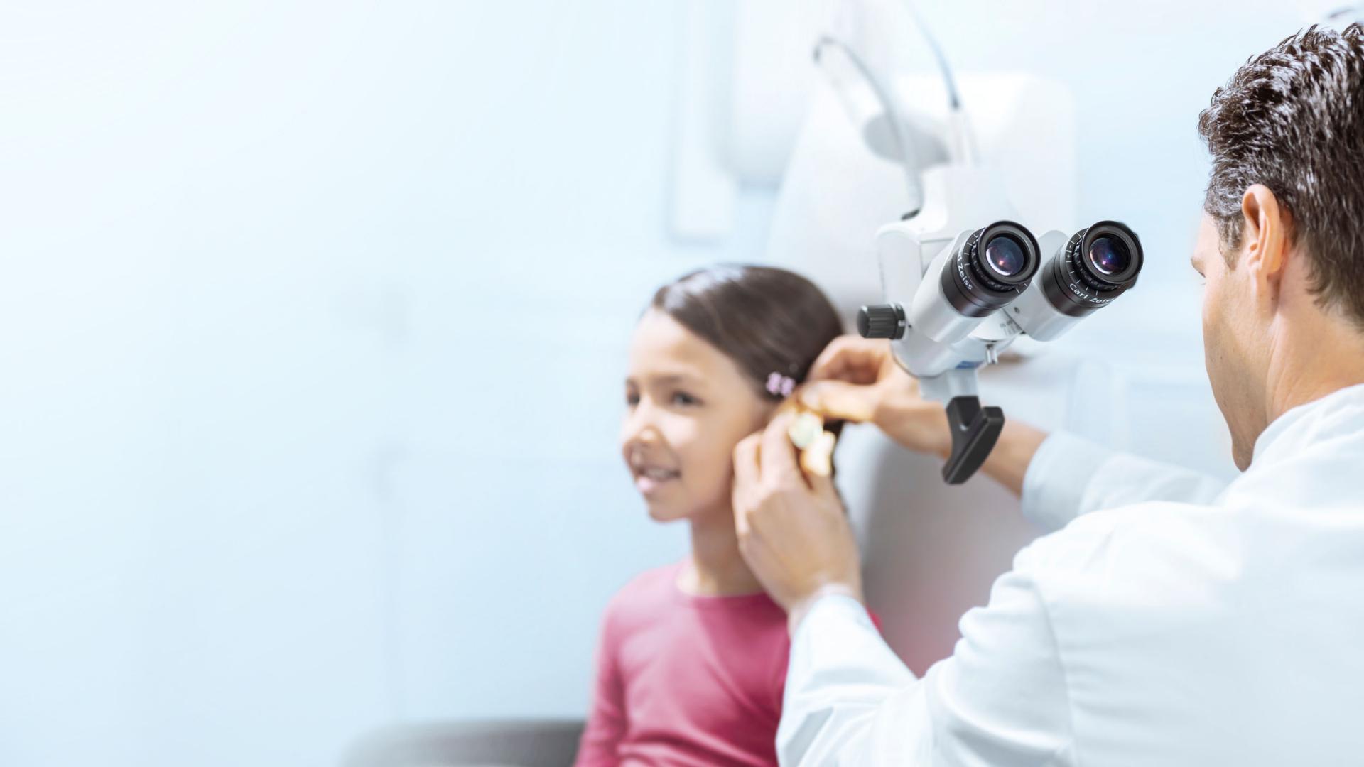 ZEISS OPMI pico | ZEISS Medical Technology