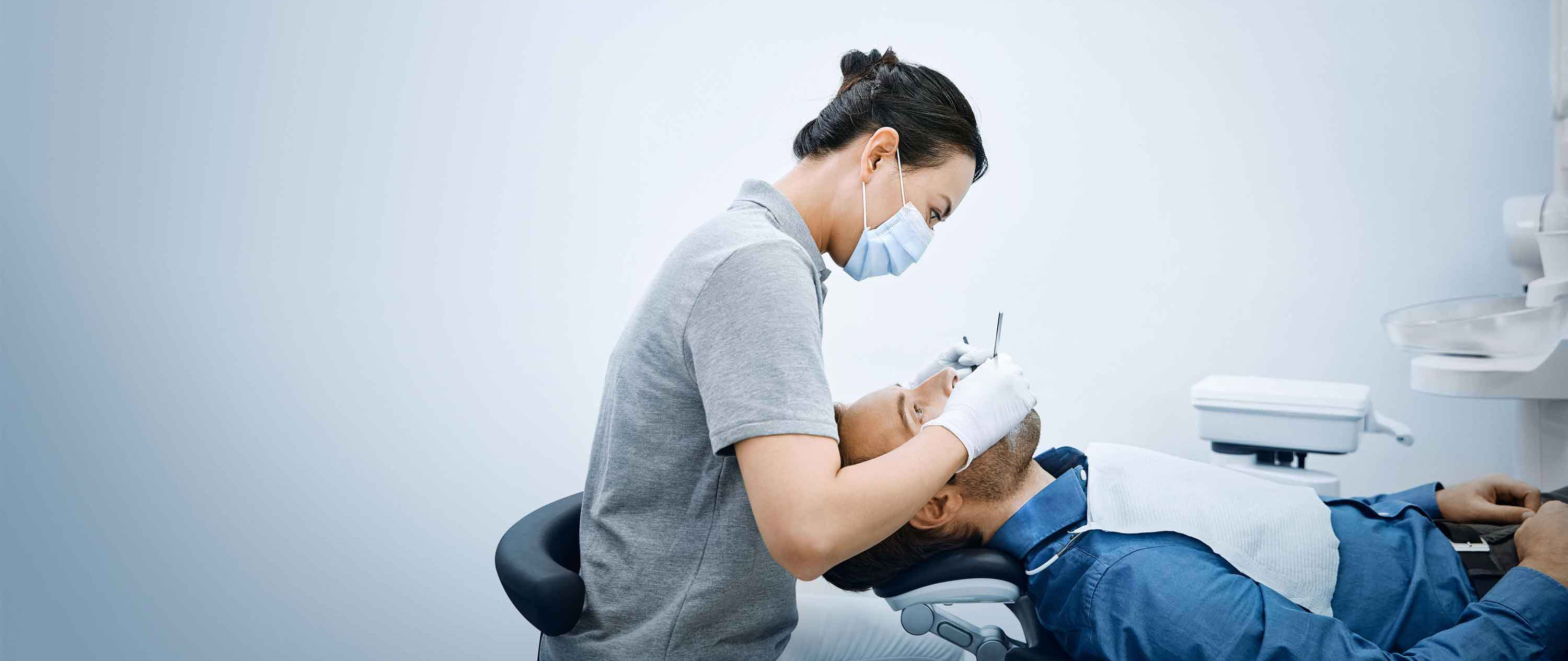 Ergonomic advantage of a surgical and dental microscope It can help