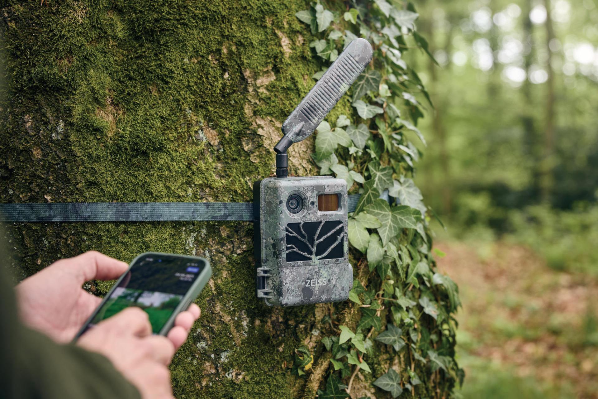ZEISS Secacam 3 Wide-Angle – Fototrappola Con Visione Notturna E IA, 100° Grandangolo, 32GB, 4G E App