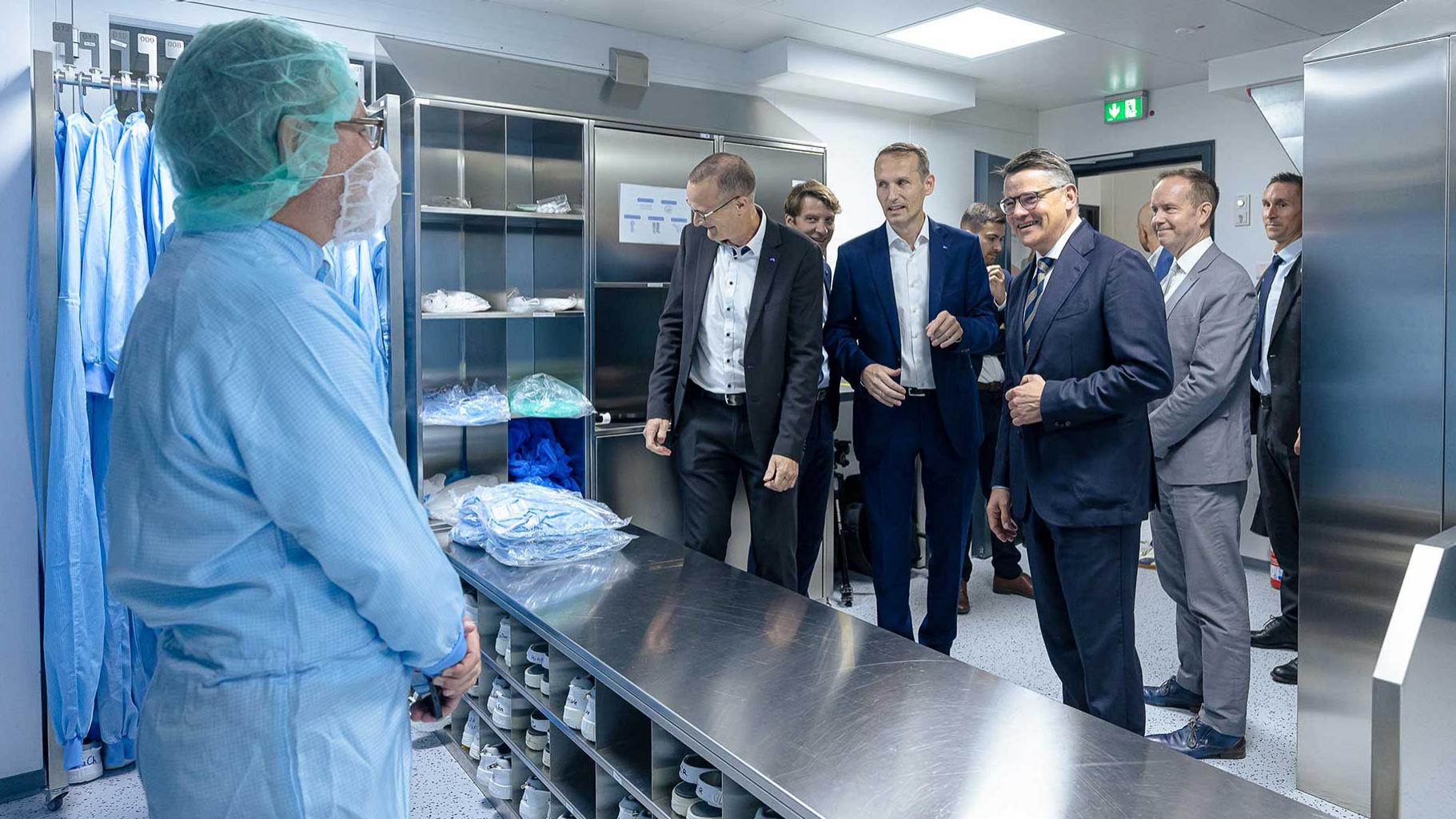 Opening of the new cleanroom space