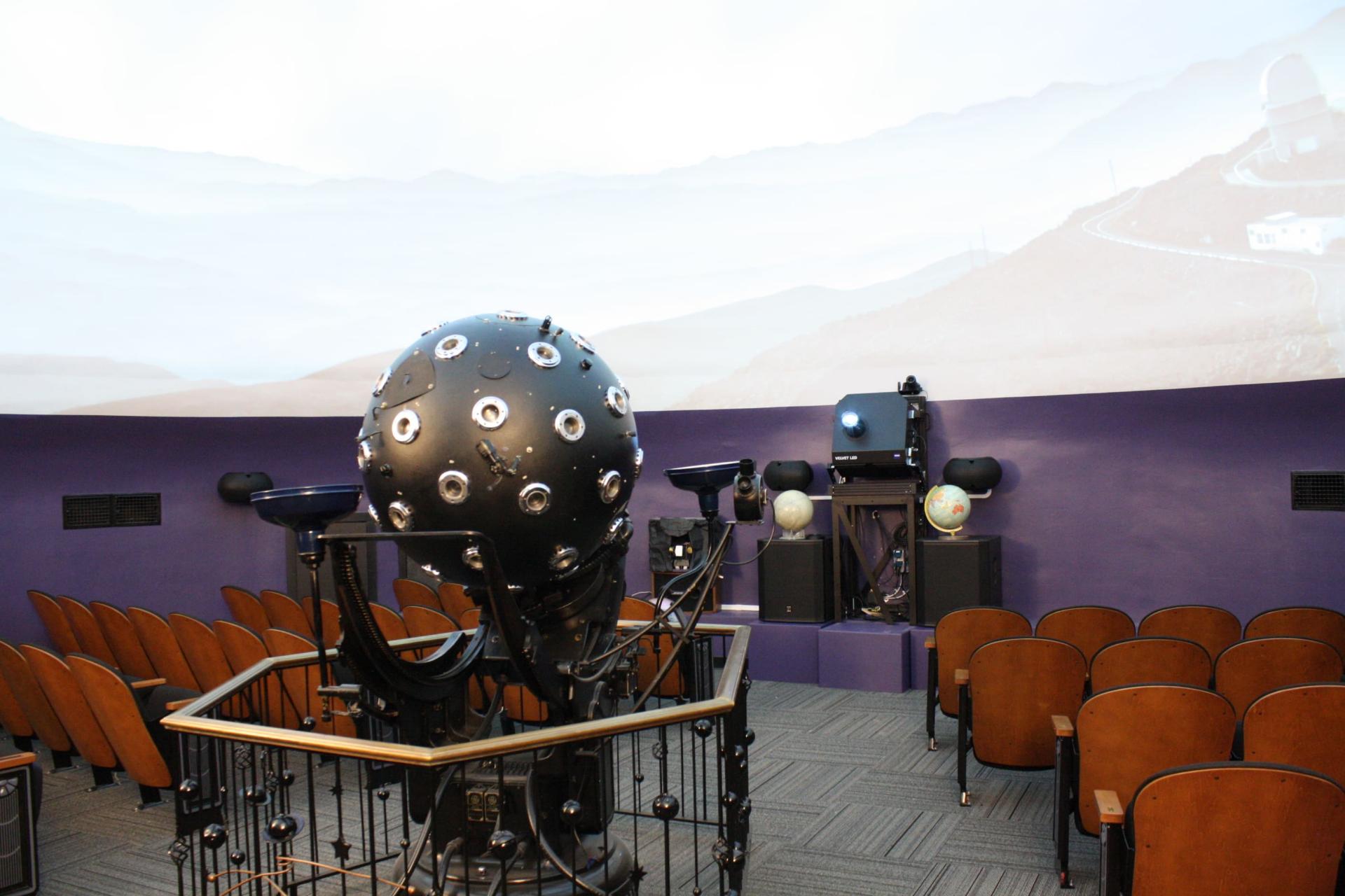 Korkosz-Starball and ZEISS VELVET LED projectors in Springfield