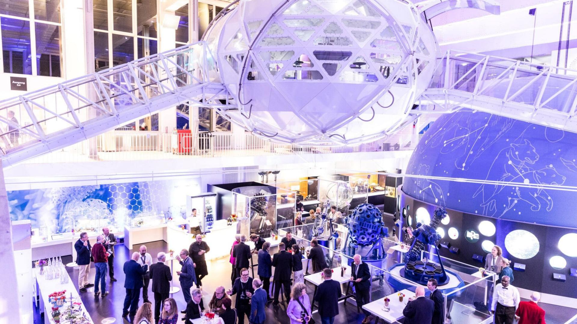 Exhibition on the occasion of 100 years of planetariums