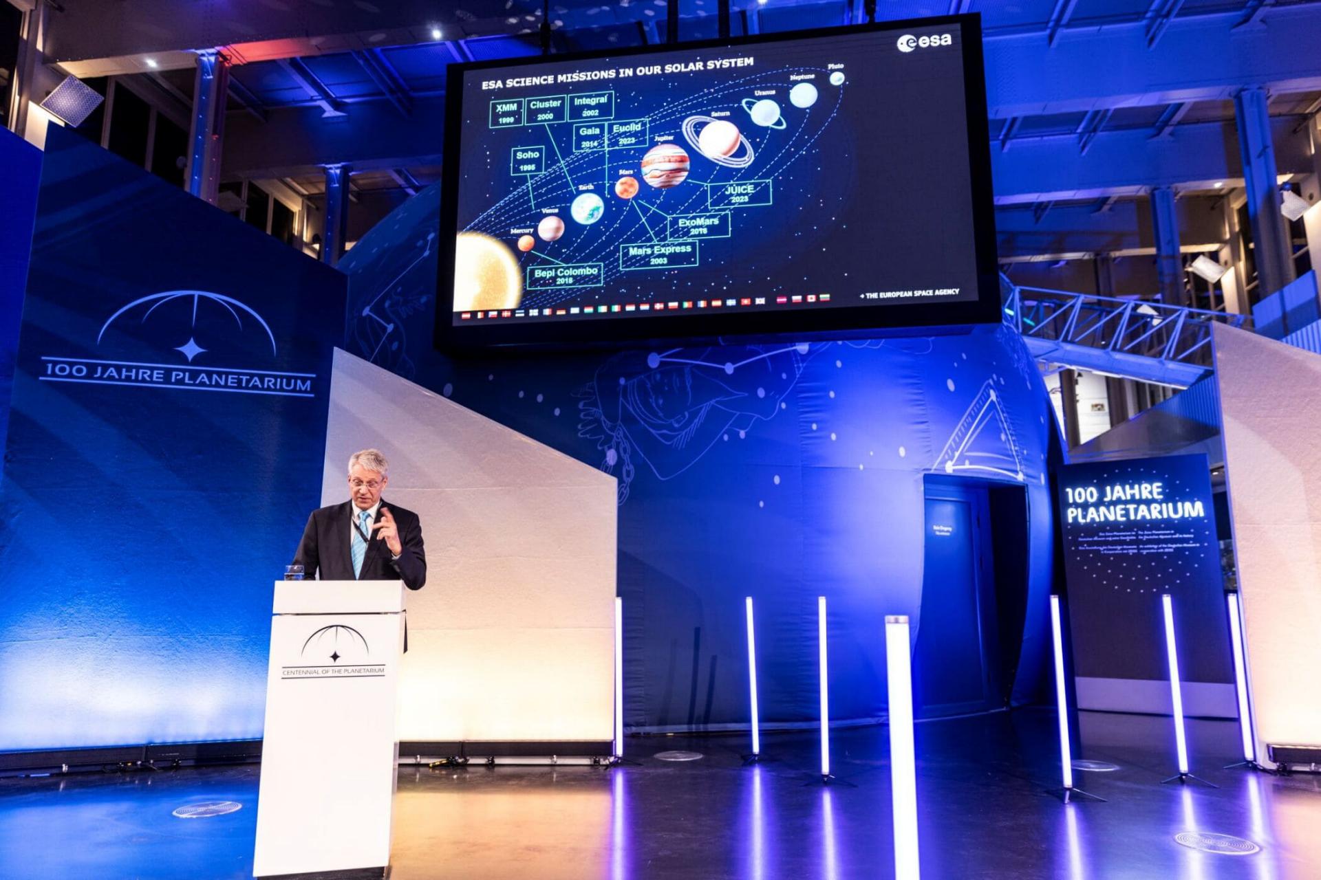 Thomas Reiter, former astronaut, ESA coordinator "international agencies" and advisor to the ESA Director General.
