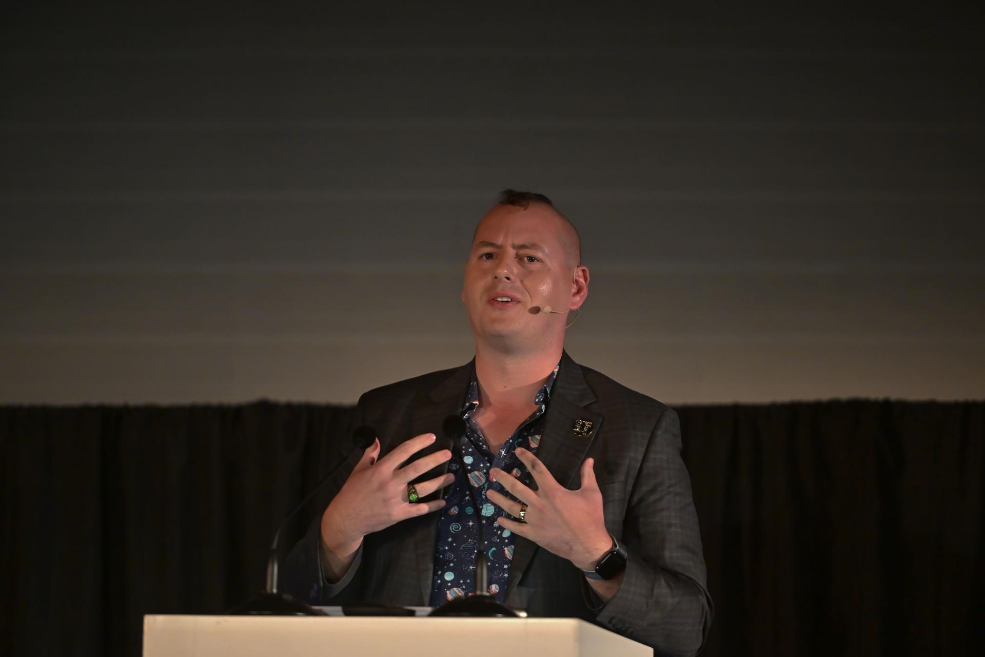 Emotional keynote speech by Dan Tell.