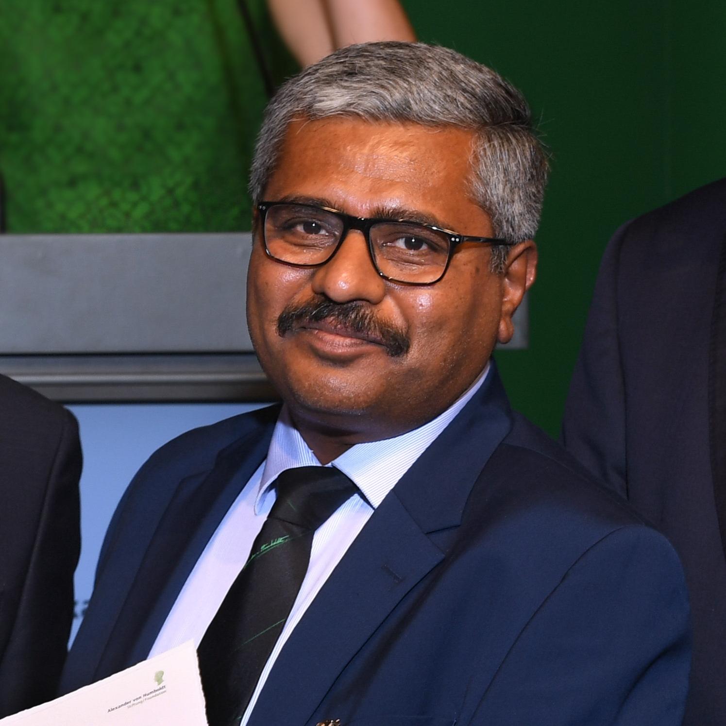 Dr. Satyam Suwas