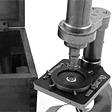 カール・ツァイスが初の複合顕微鏡を発売しました。