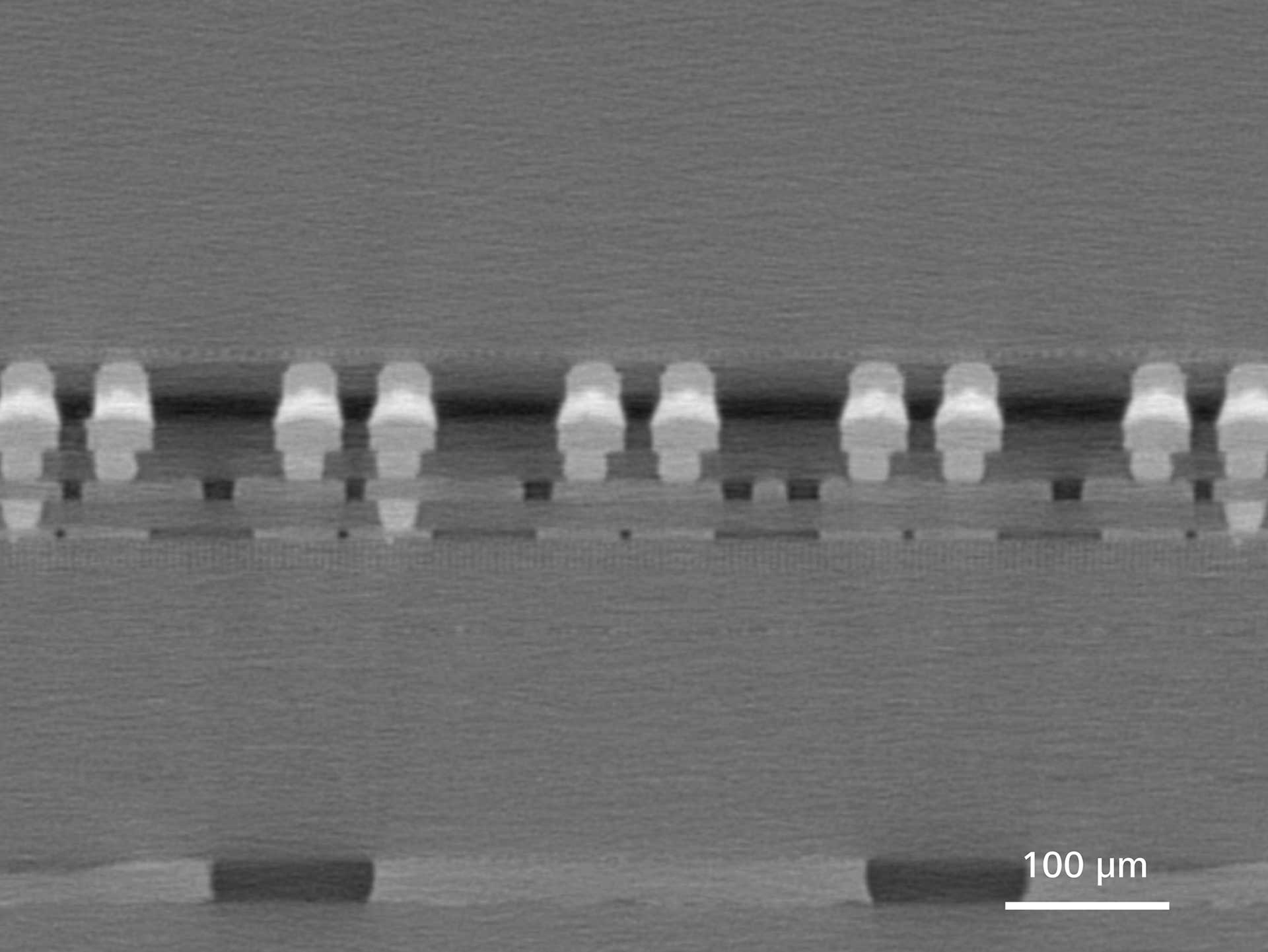 Virtueller Querschnitt der Microbumps