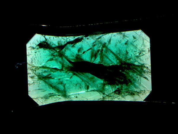 Chatham emerald, hydrothermally grown in lab