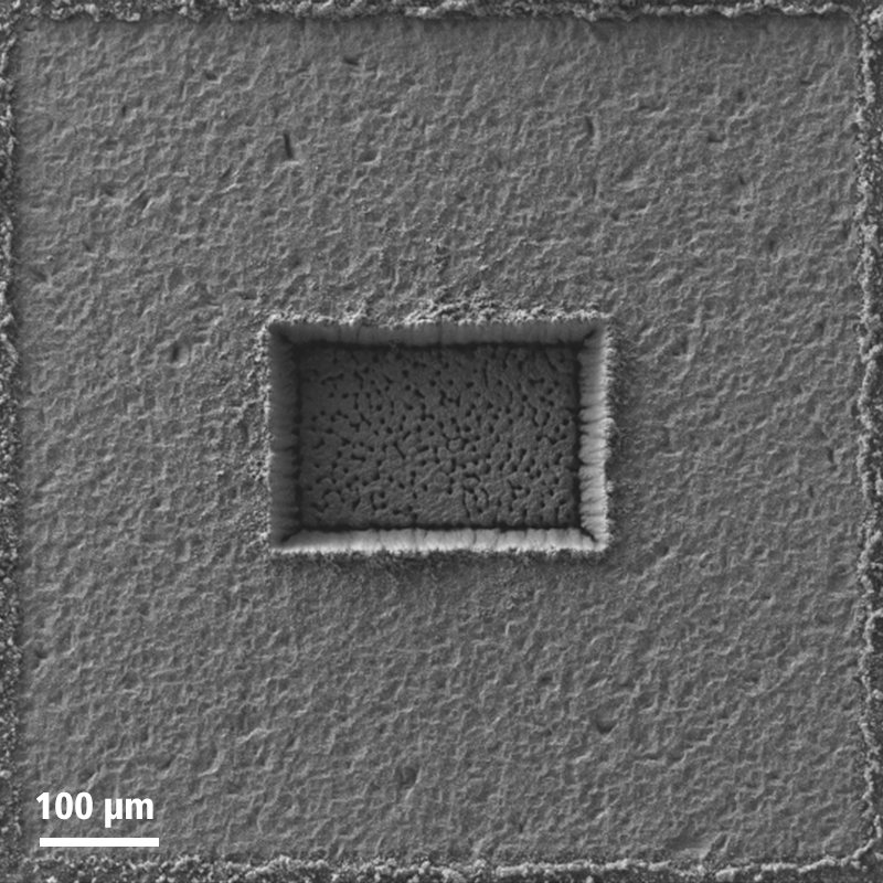 Laser milled trench in silicon using the cross-jet and a final laser cleaning step. This enables reliable and clean prepation especially in batch processing as it takes off redosited material eventually.