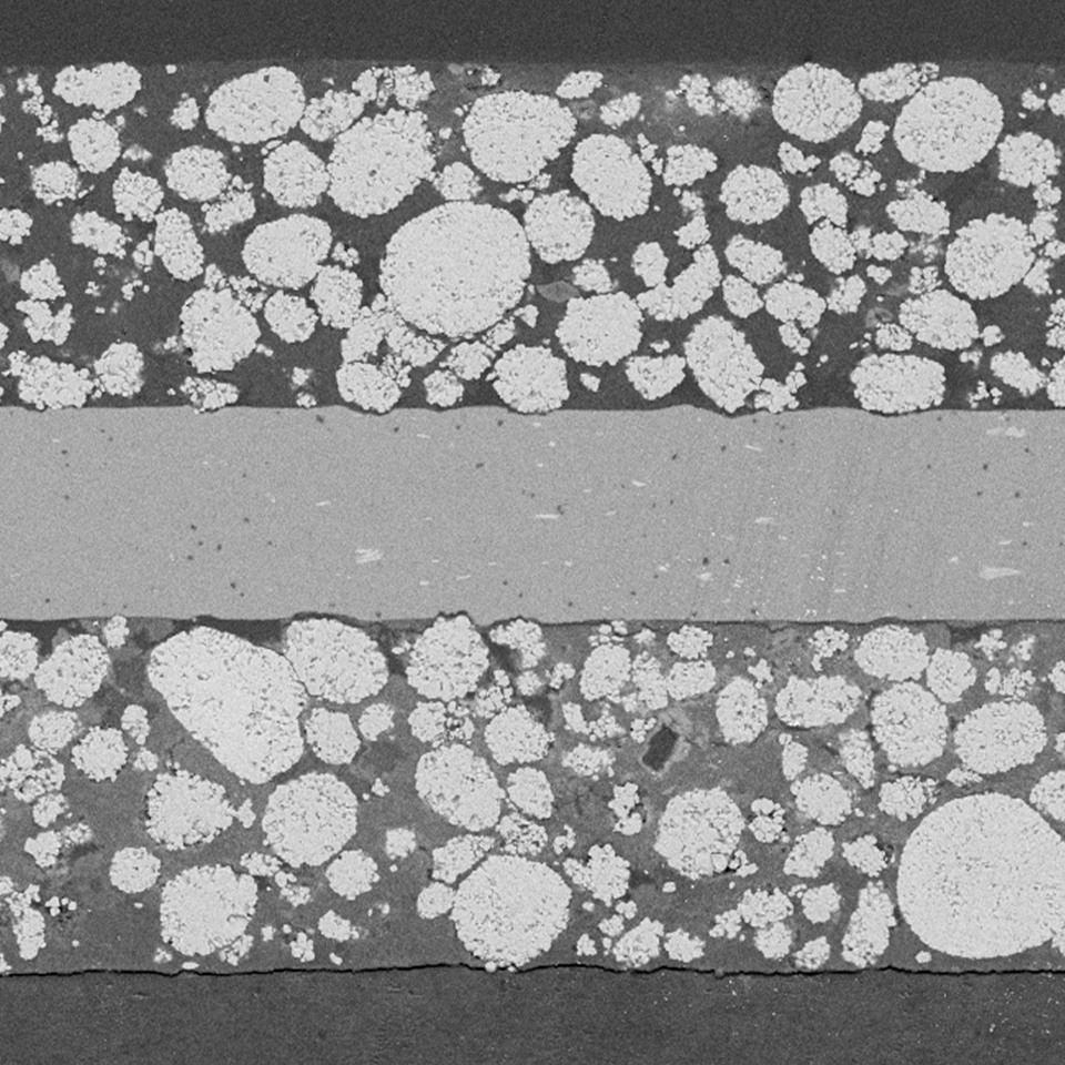 Kathode eines Lithium-Ionen-Akkus – analysiert mit KI