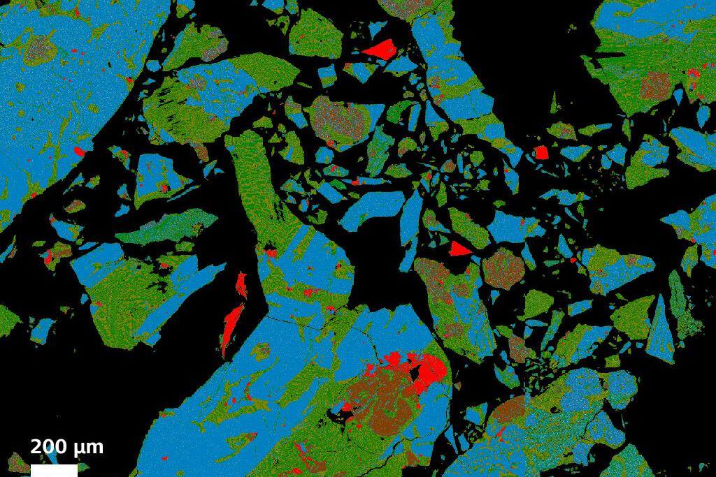 Particules résiduelles de laitier de cuivre provenant d'une grande fonderie de cuivre en Zambie. Échantillon avec l'aimable autorisation de Petrolab, R.U.